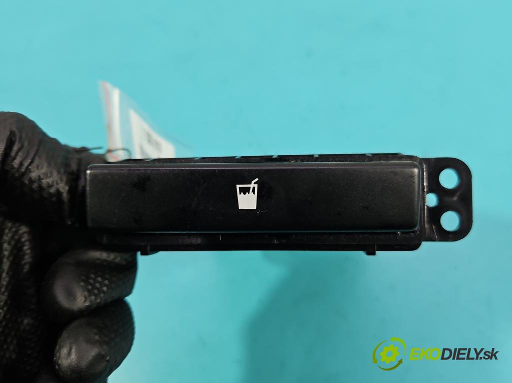 Toyota Avensis II T25 2003-2008 2.2 d-cat 177 HP manual 130 kW 2231 cm3 5- Rukojeť: na nápoje: MT3509 (Držiak (úchyt) na nápoje)