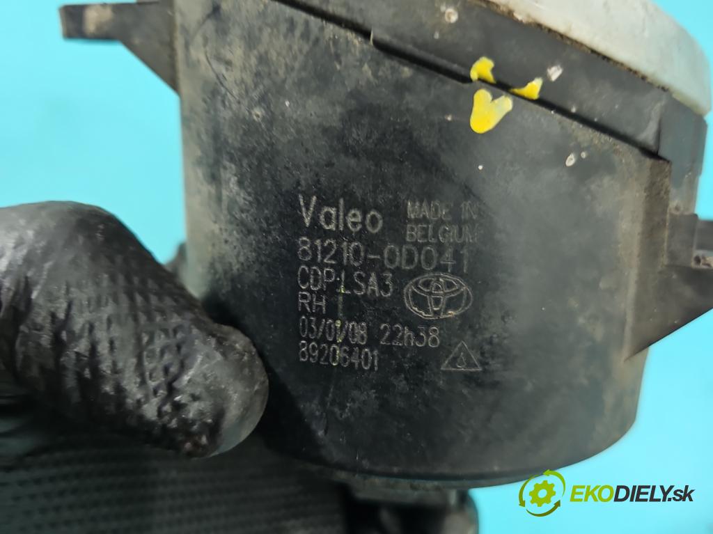 Toyota Avensis II T25 2003-2008 2.2 d-cat 177 HP manual 130 kW 2231 cm3 5- Halogen pravý 81210-0D041 (Kľučka dverí ostatné)