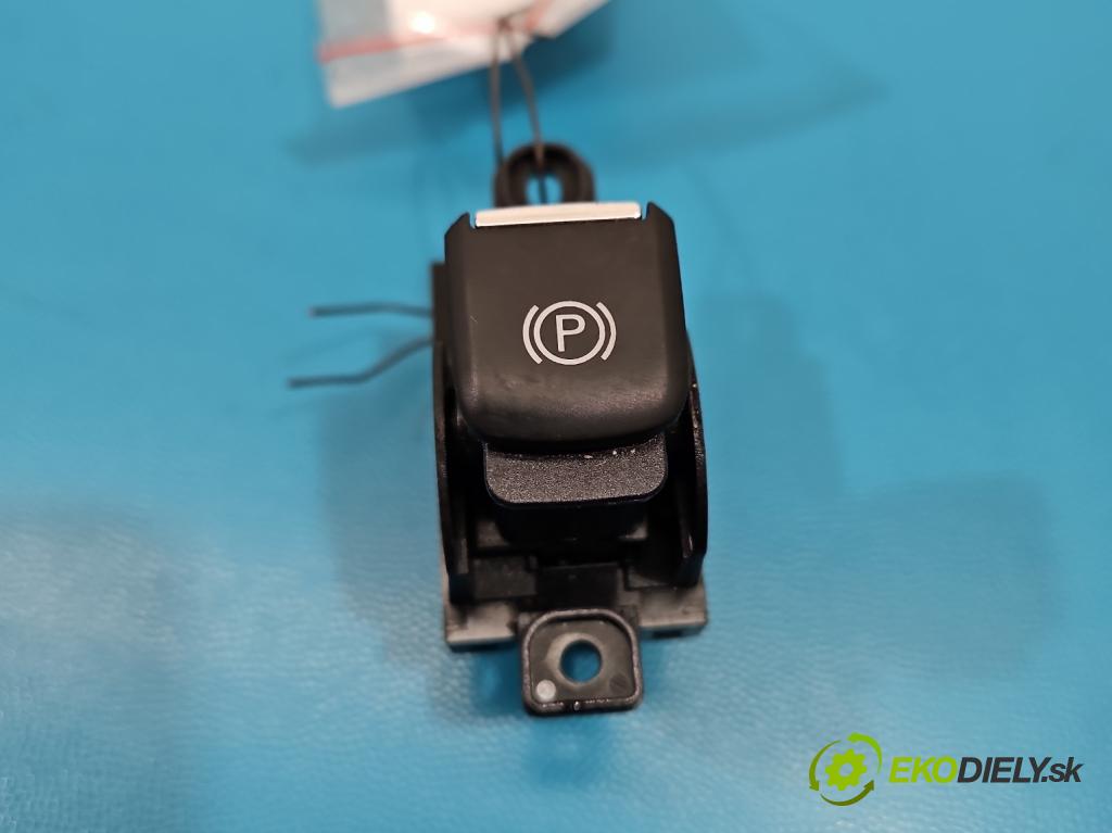 Maserati Quattroporte VI 13- 3.0 V6 automatic 301 kW 2979 cm3 4- prepínač brzda: ručný 670110722 (Prepínacie páčky pod volantom)