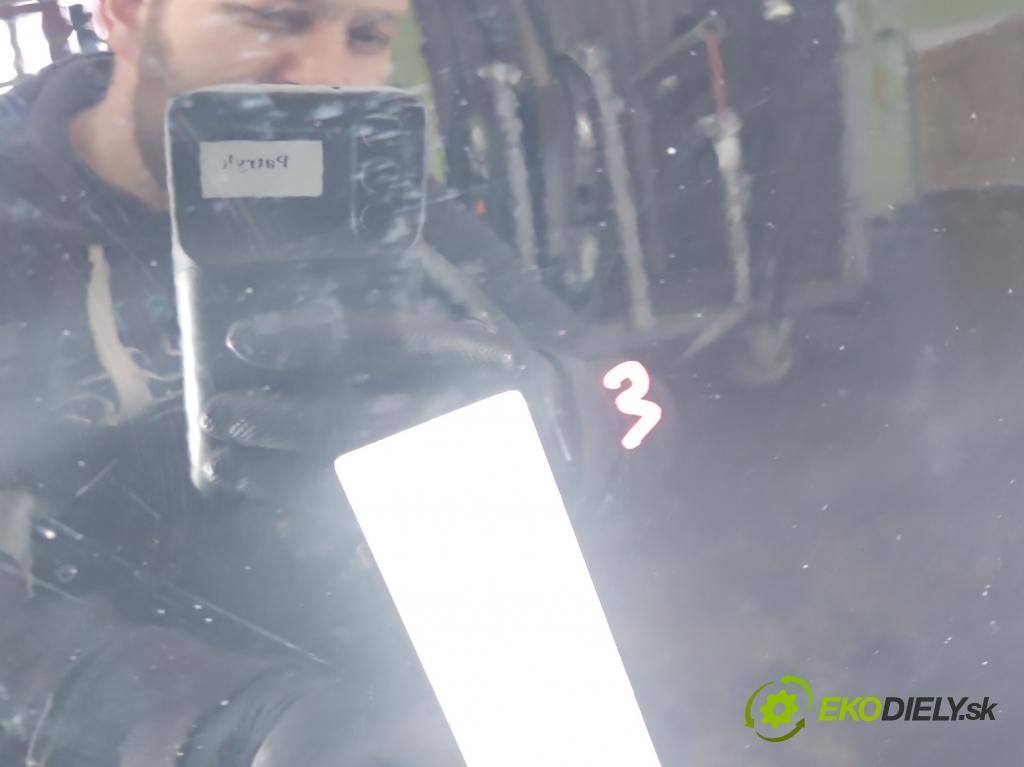 Mercedes ML W164 2005-2011 3.0 cdi 224 hp automatic 165 kW 2987 cm3 5- dveře přední levé  (Klika dveří ostatní)