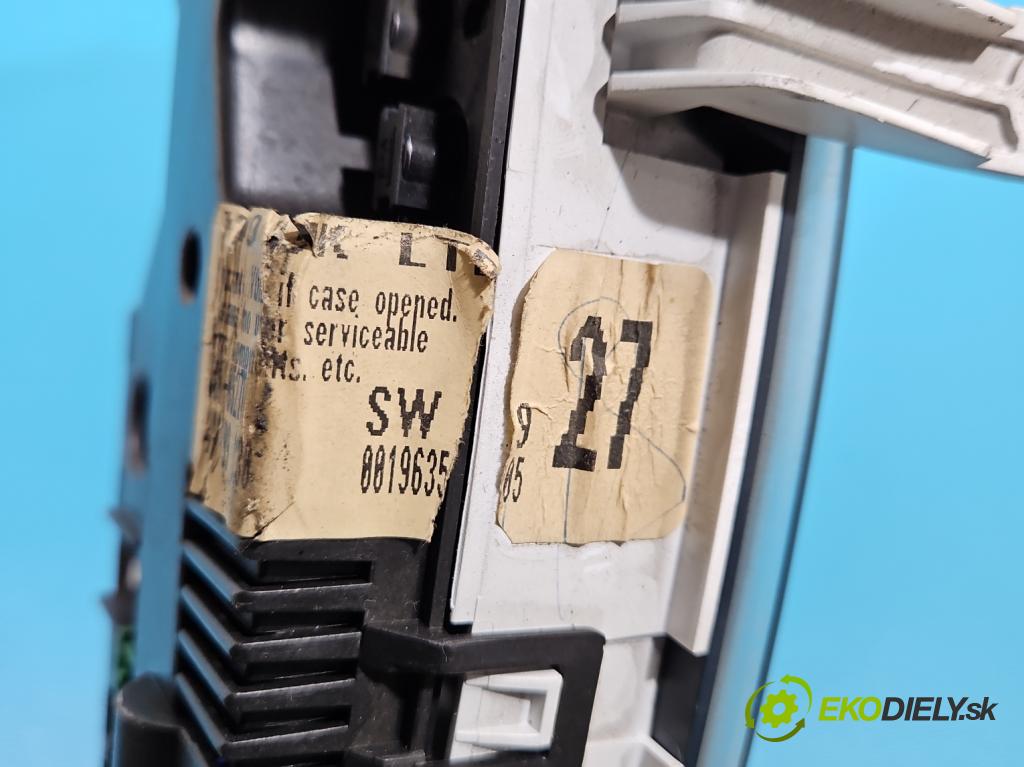 Toyota Avensis I T22 1997-2003 2.0 16V 124hp manual 91 kW 1998 cm3 4- prístrojovka/ budíky 83800-05270 (Prístrojová doska)