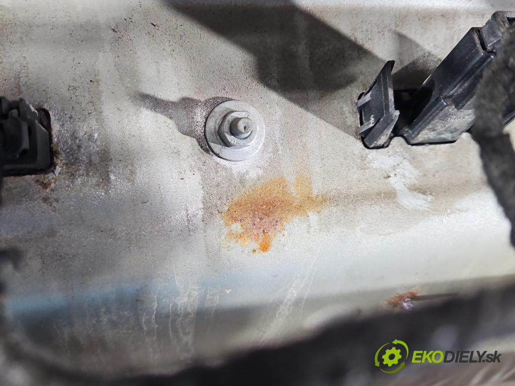 Peugeot Partner II 2008-2018 1.6 hdi 90 hp manual 66.2 kW 1560 cm3 5- zadní kufrové dveře  (Zadní kapota (kufr))