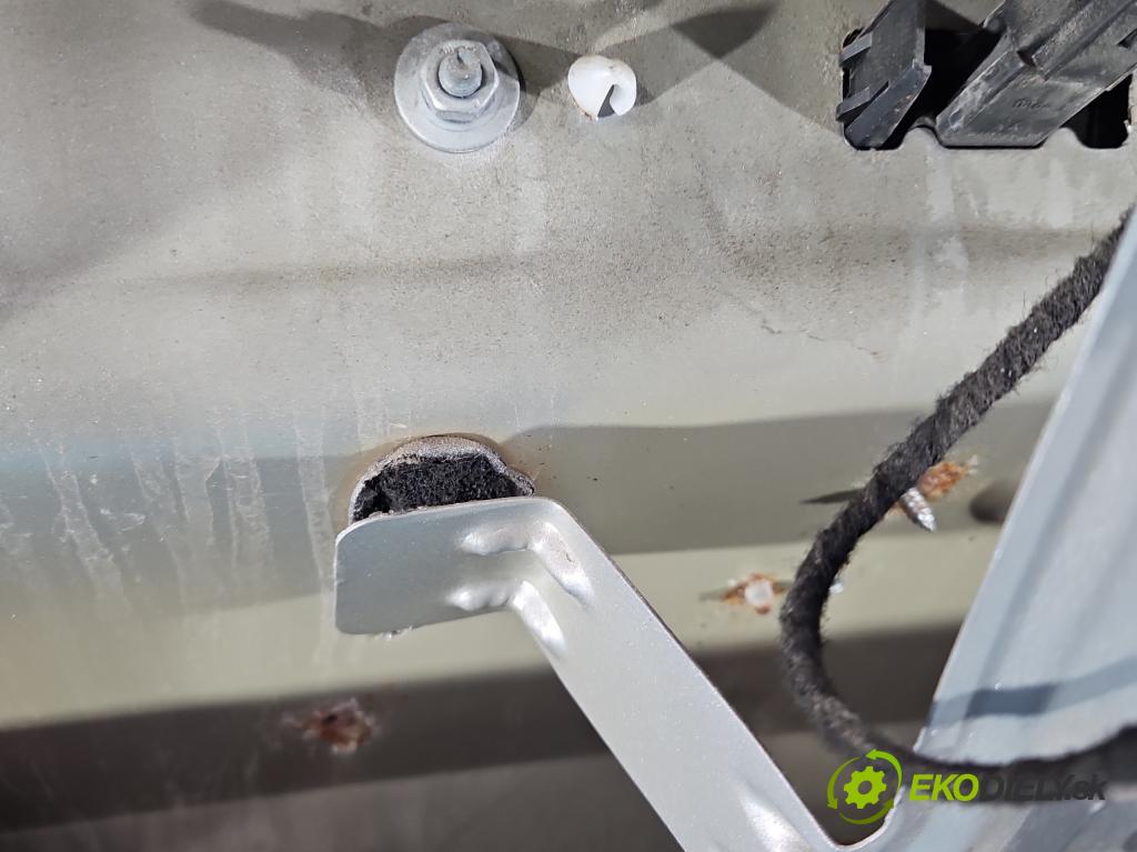 Peugeot Partner II 2008-2018 1.6 hdi 90 hp manual 66.2 kW 1560 cm3 5- zadní kufrové dveře  (Zadní kapota (kufr))