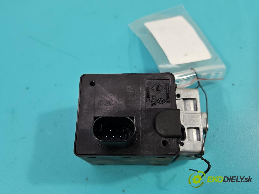 Renault Scenic II 2003-2009 1.9 dci 120 HP manual 88 kW 1870 cm3 5- Blokáda: řízení: 8200033233 (Riadenie ostatné)