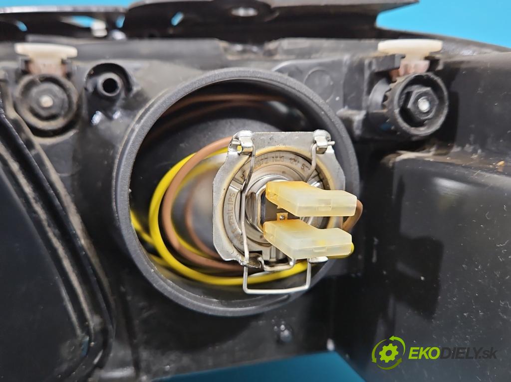 Vw Passat B5 1995-2005 1.9 tdi 131 HP manual 96 kW 1896 cm3 5- Reflektor: pravý  (Svetlo predné pravé)