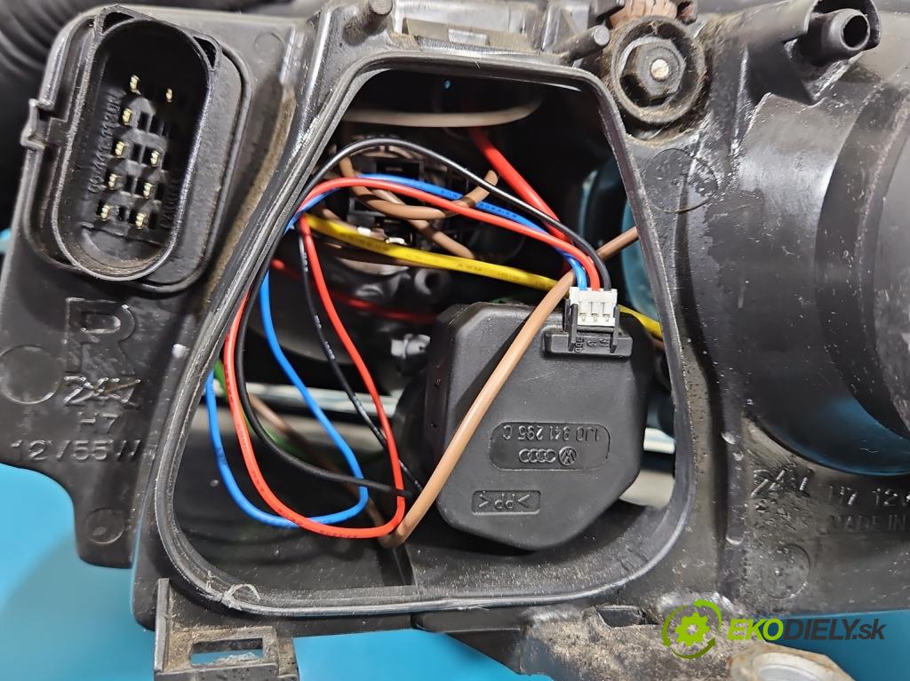 Vw Passat B5 1995-2005 1.9 tdi 131 HP manual 96 kW 1896 cm3 5- Reflektor: pravý  (Svetlo predné pravé)