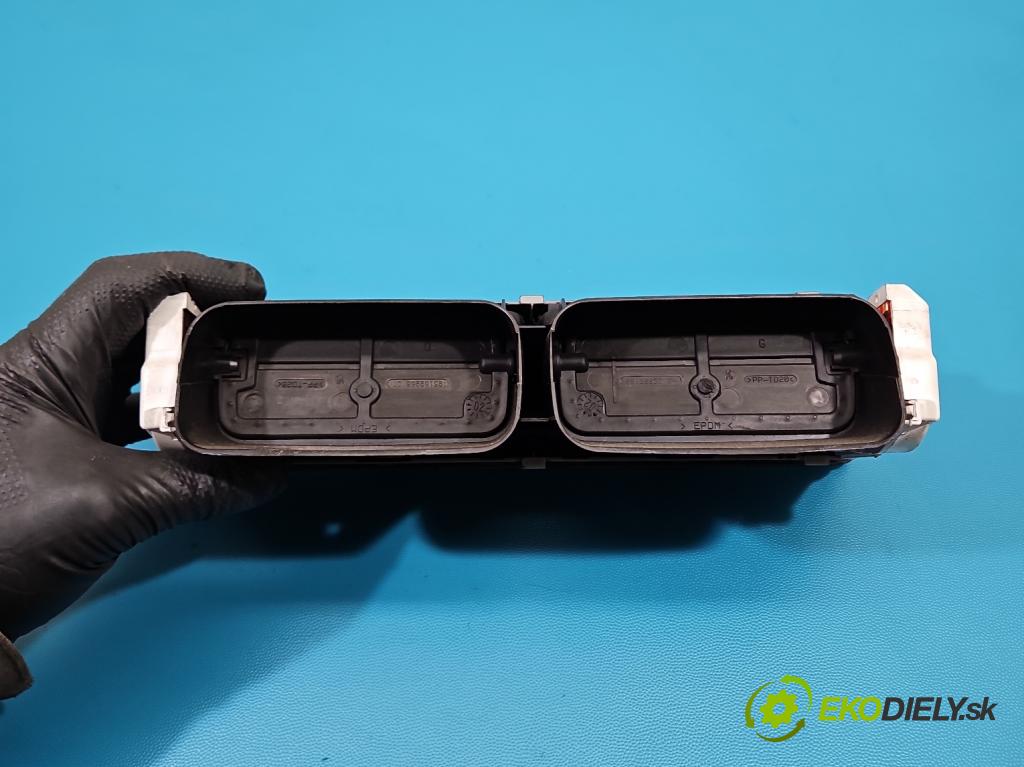 Vw Passat B5 1995-2005 1.9 tdi 131 HP manual 96 kW 1896 cm3 5- Mřížka: kúrenia stredová 3B0819728D (Mriežka kúrenia (fukár))