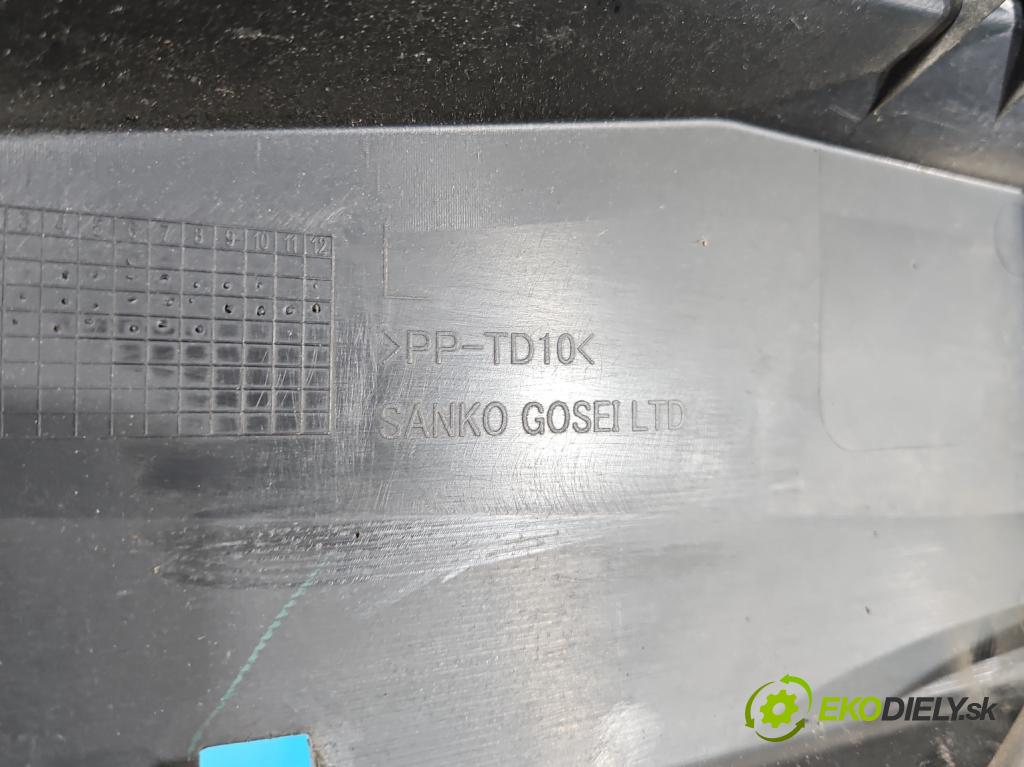 Isuzu D-Max II 2011-2019 2.5 crdi 163 HP manual 120 kW 2499 cm3 2- torpédo  (Torpédo (plast pod čelným sklom))