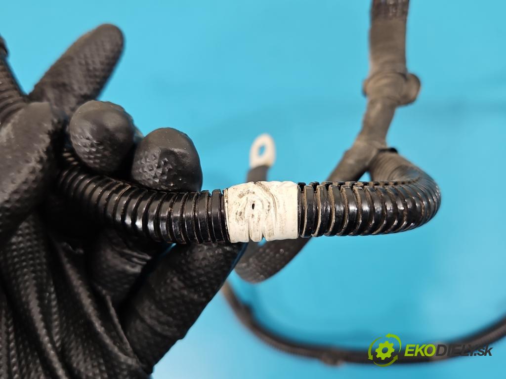 Peugeot 3008 II 2016-2023 1.6 T 300 hp automatic 221 kW 1598 cm3 5- Balíček: 1