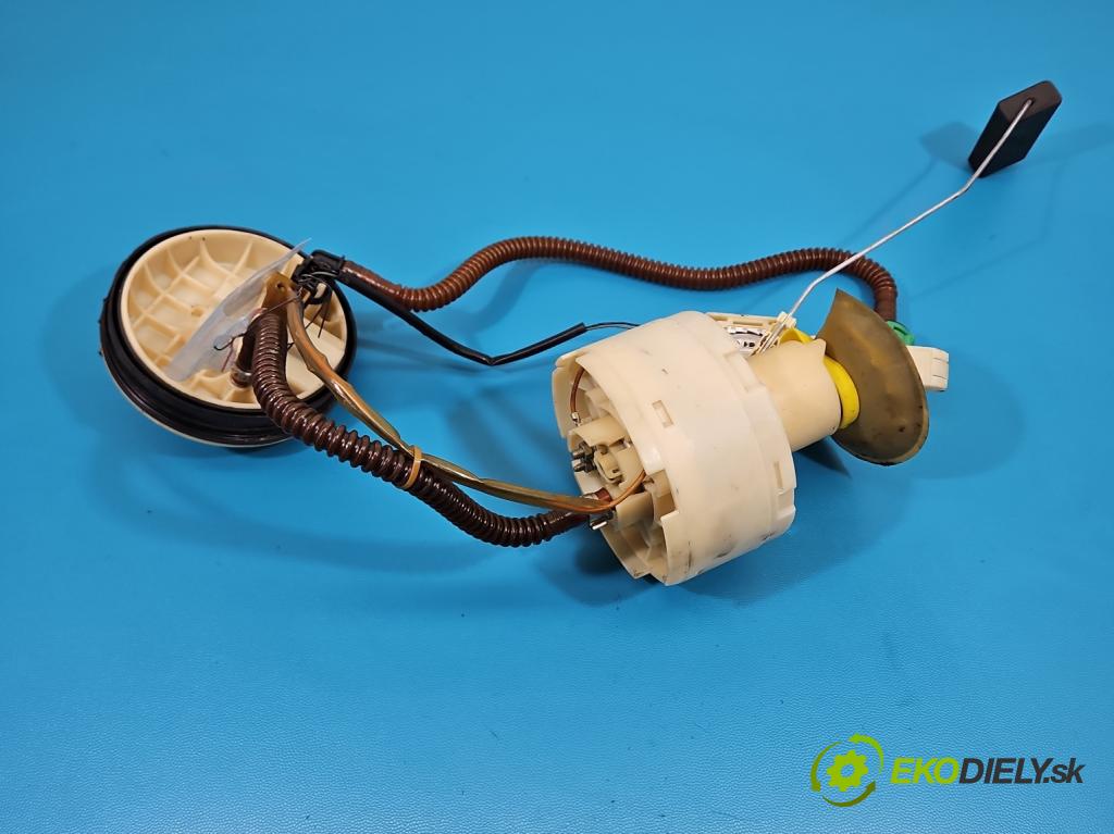 Audi A4 B5 1994-2001 1.6 8v 101 HP manual 74 kW 1595 cm3 4- čerpadlo palivo 8D0201319