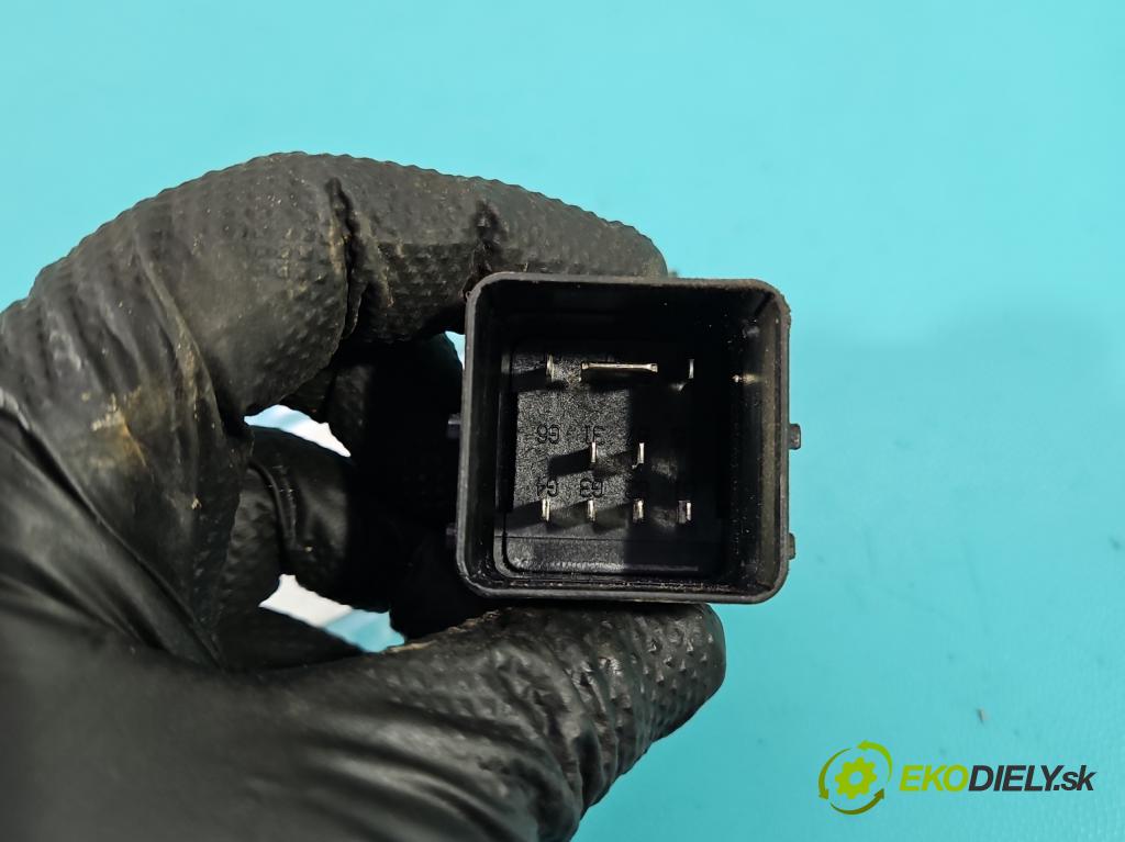 Isuzu D-Max II 2011-2019 2.5d 163 HP manual 120 kW 2499 cm3 2- Relé: svíčky: zařicích: 0281003059 (Relé)