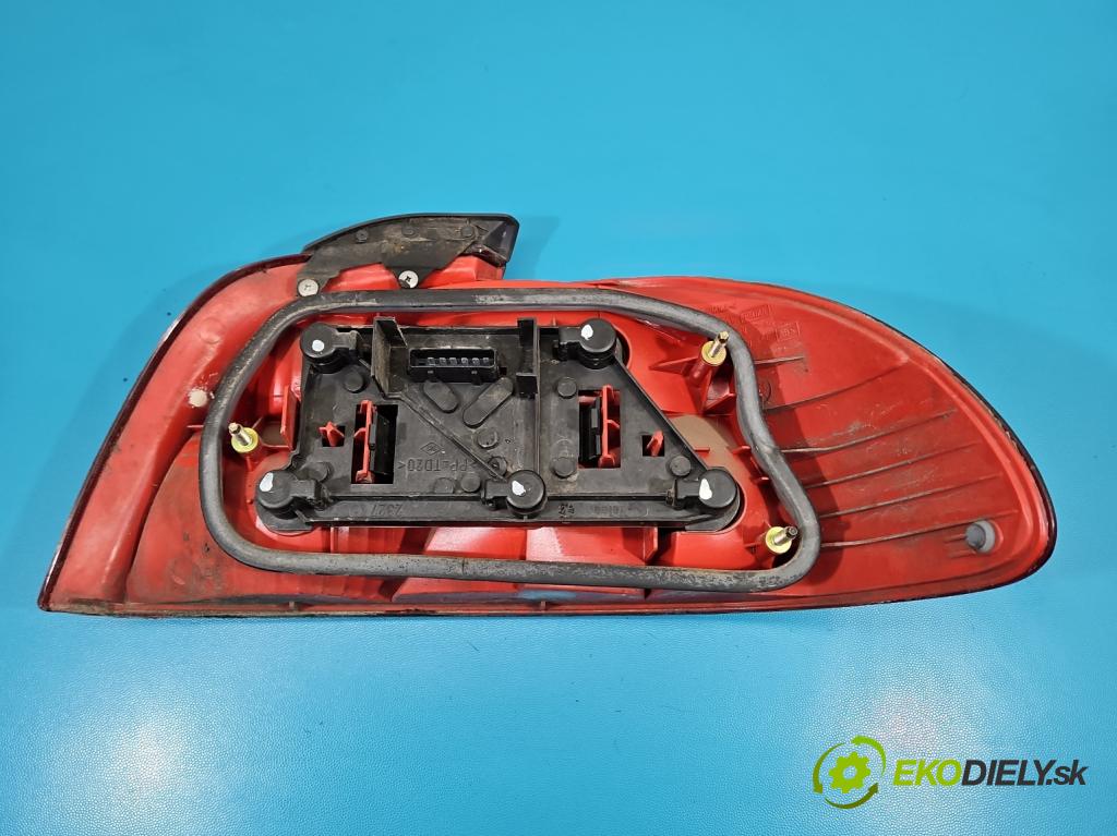 Toyota Avensis I T22 1997-2003 2.0 16V 124hp manual 91 kW 1998 cm3 4- svetlo / reflektor zadné ľavé  (Kľučka dverí ostatné)