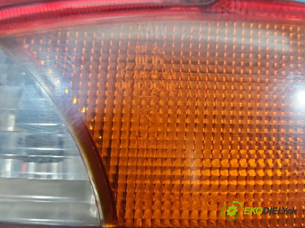 Toyota Avensis I T22 1997-2003 2.0 16V 124hp manual 91 kW 1998 cm3 4- svetlo / reflektor zadné pravé  (Kľučka dverí ostatné)