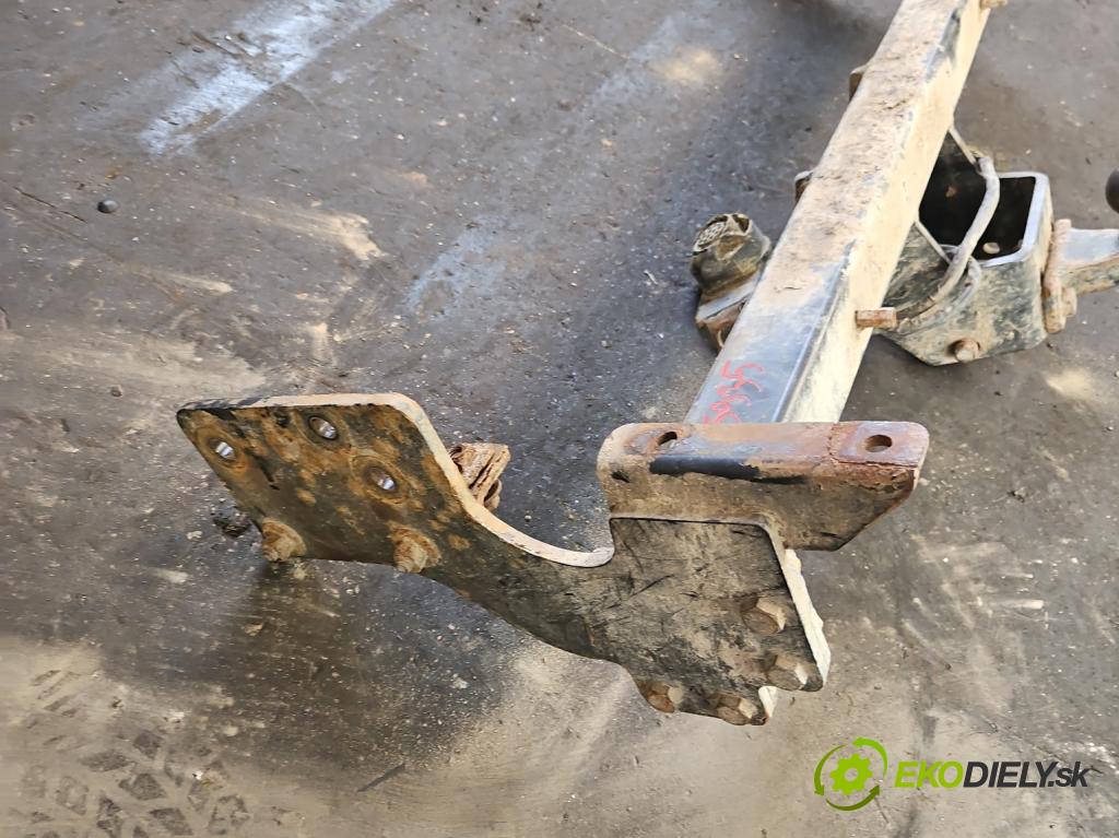 Isuzu D-Max II 2011-2019 2.5d 163 hp manual 120 kW 2499 cm3 2- oko tažné  (Tažné zařízení)