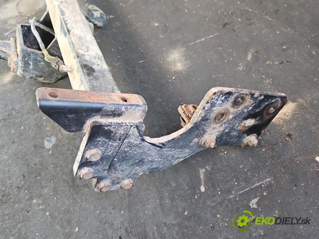 Isuzu D-Max II 2011-2019 2.5d 163 hp manual 120 kW 2499 cm3 2- oko tažné  (Tažné zařízení)