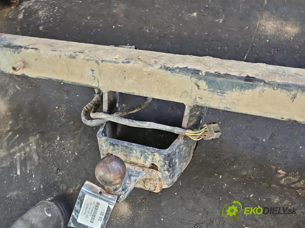 Isuzu D-Max II 2011-2019 2.5d 163 hp manual 120 kW 2499 cm3 2- oko tažné  (Tažné zařízení)