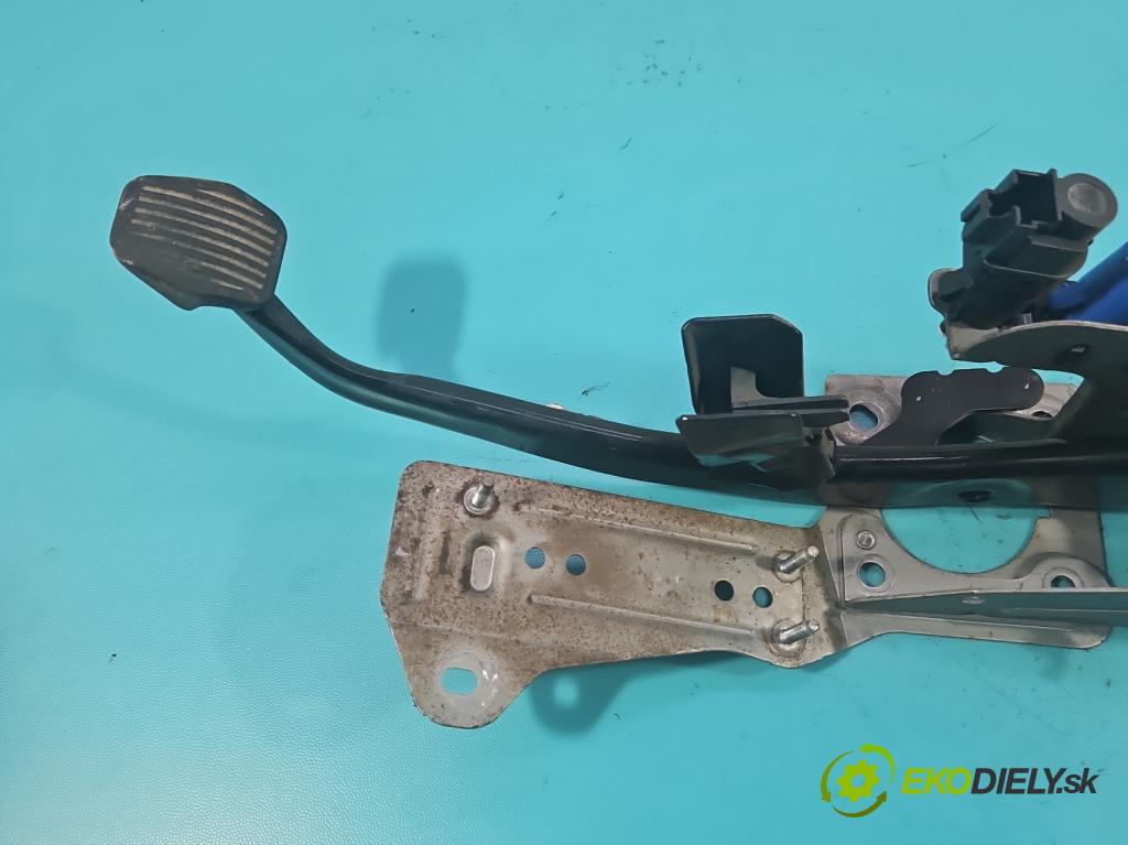 Ford Kuga Mk1 2008-2013 2.0 tdci 136 HP manual 100 kW 1997 cm3 5- pedále ostatné 3M51-2467-AR