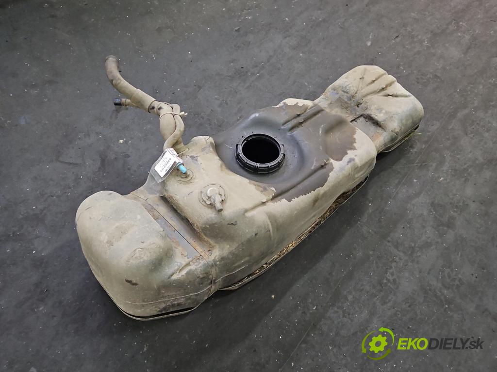 Isuzu D-Max II 2011-2019 2.5d 163 HP manual 120 kW 2499 cm3 2- Nádrž: palivo  (Palivová nádrž)