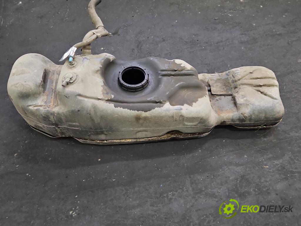 Isuzu D-Max II 2011-2019 2.5d 163 HP manual 120 kW 2499 cm3 2- Nádrž: palivo  (Palivová nádrž)