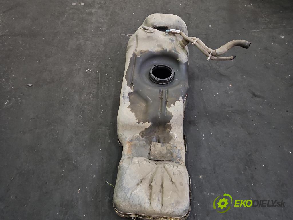 Isuzu D-Max II 2011-2019 2.5d 163 HP manual 120 kW 2499 cm3 2- Nádrž: palivo  (Palivová nádrž)