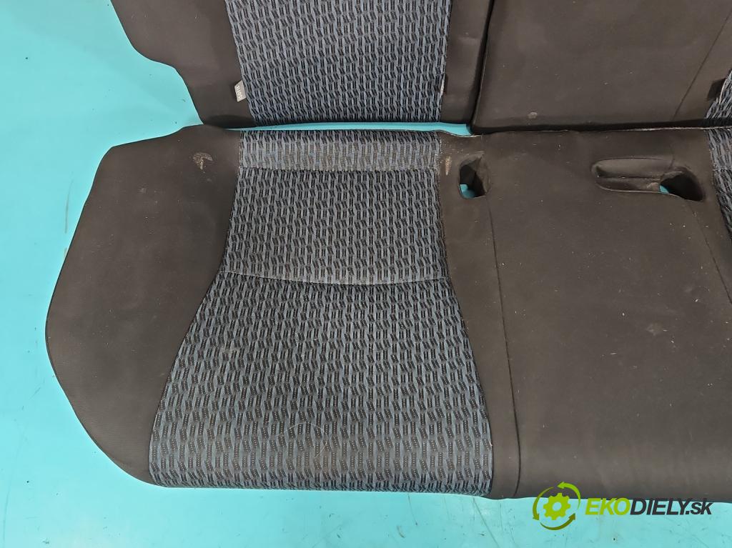 Toyota Yaris III 2011-2020 1.0 vvti 69KM manual 51 kW 998 cm3 5- Pohovka: zadné  (Sedadlo)