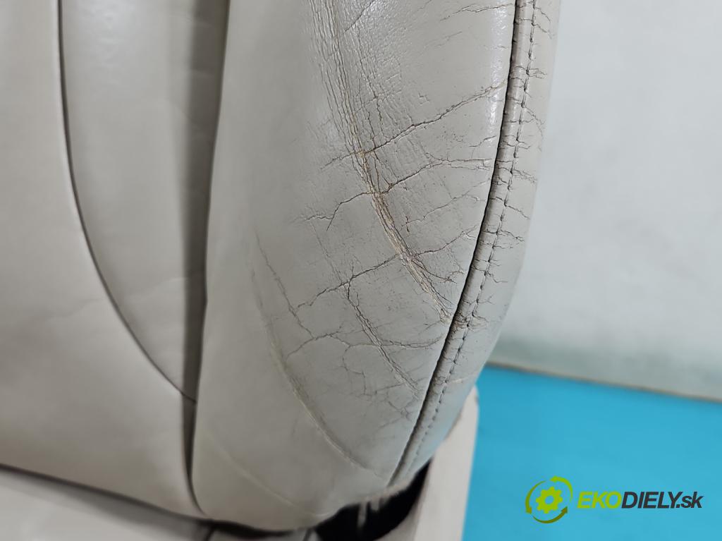 Audi A5 8T 2007-2016 3.0 tdi 239KM manual 176 kW 2967 cm3 2- Sedačka ľavý  (Sedadlo)