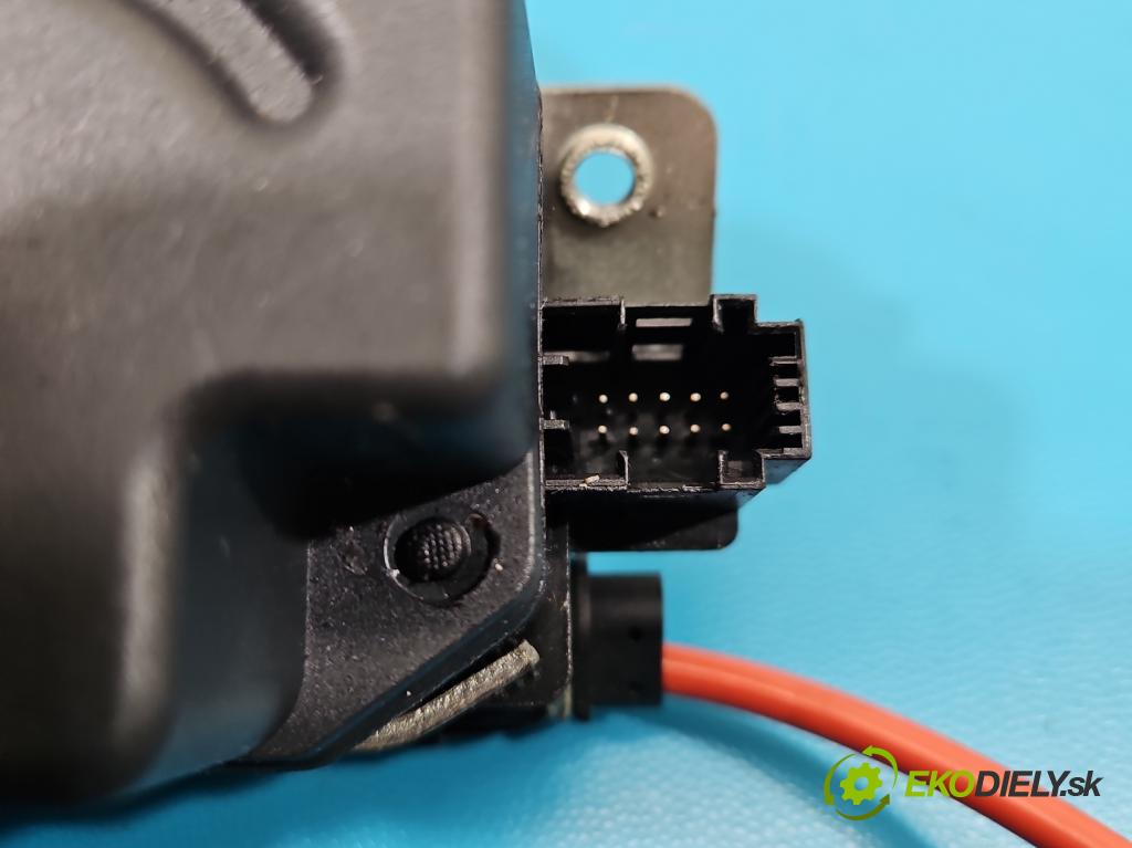 Mercedes ML W164 2005-2011 3.0 cdi 224hp automatic 165 kW 2987 cm3 5- zámok kufrové dvere zadné A1647400635