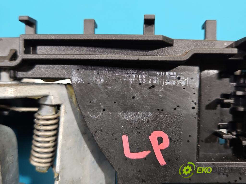 Mercedes ML W164 2005-2011 3.0 cdi 224hp automatic 165 kW 2987 cm3 5- rukoväť predné ľavé mimo:  (Kľučka dverí vonkajšia predná ľavá)