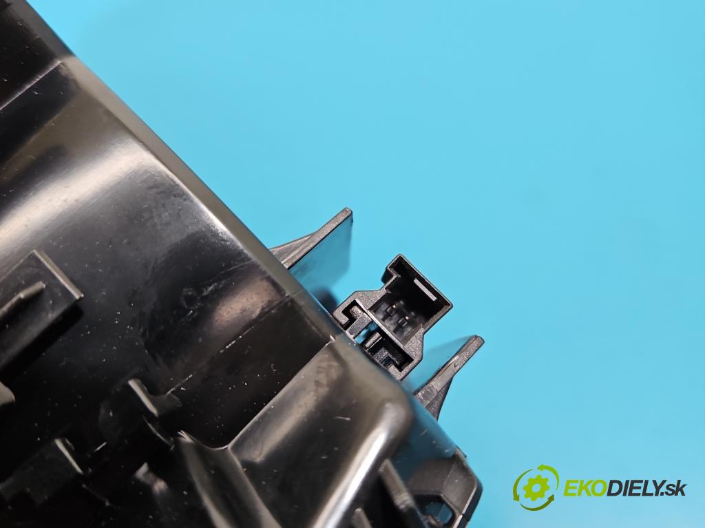 Mercedes ML W164 2005-2011 3.0 cdi 224hp automatic 165 kW 2987 cm3 5- Rukojeť: na nápoje: A1646800314 (Držiak (úchyt) na nápoje)