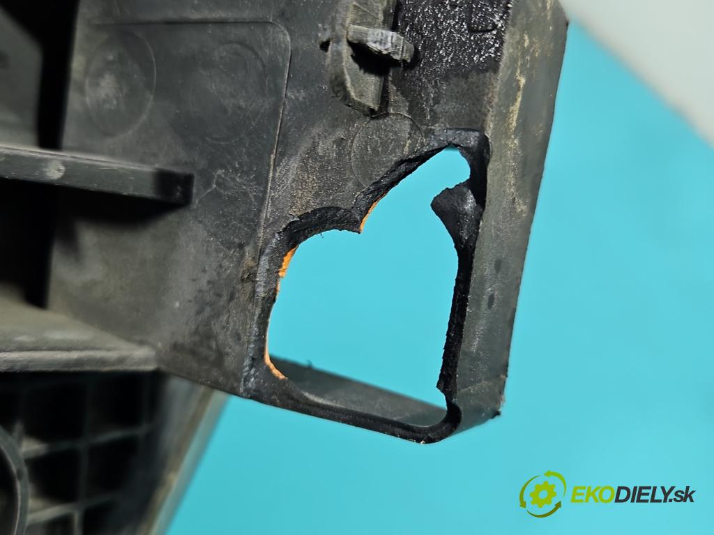 Peugeot Partner II 2008-2018 1.6 hdi 90 HP manual 66.2 kW 1560 cm3 5- Reflektor: ľavý 9682829380 (Kľučka dverí ostatné)