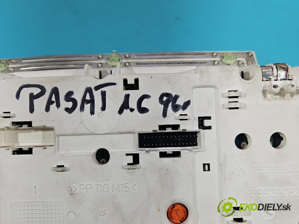 Vw Passat B4 1993-1997 1.6 8V 101 HP manual 74 kW 1595 cm3 5- prístrojovka/ budíky 53923262 (Prístrojová doska)