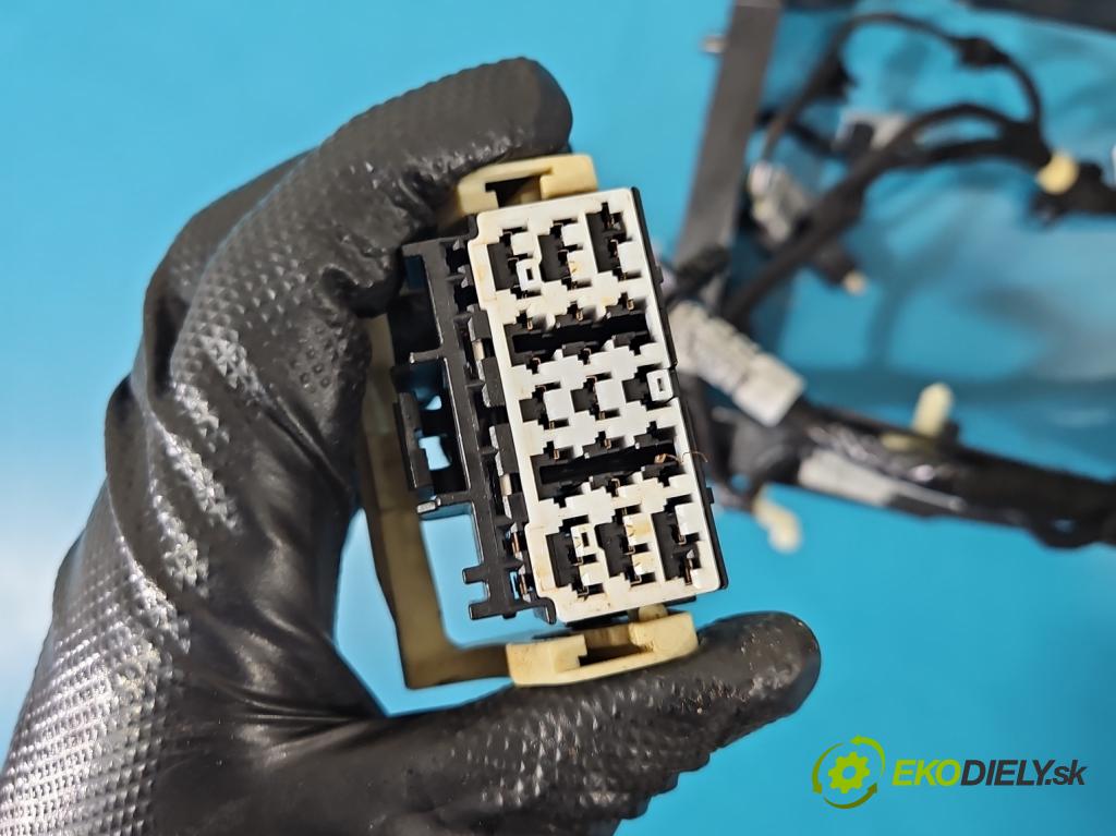 Ford Focus Mk4 2018- 1.5 TDCI 120 HP automatic 88 kW 1499 cm3 5- operadlo JX7B-A045M62-EW (Lakťová opierka)