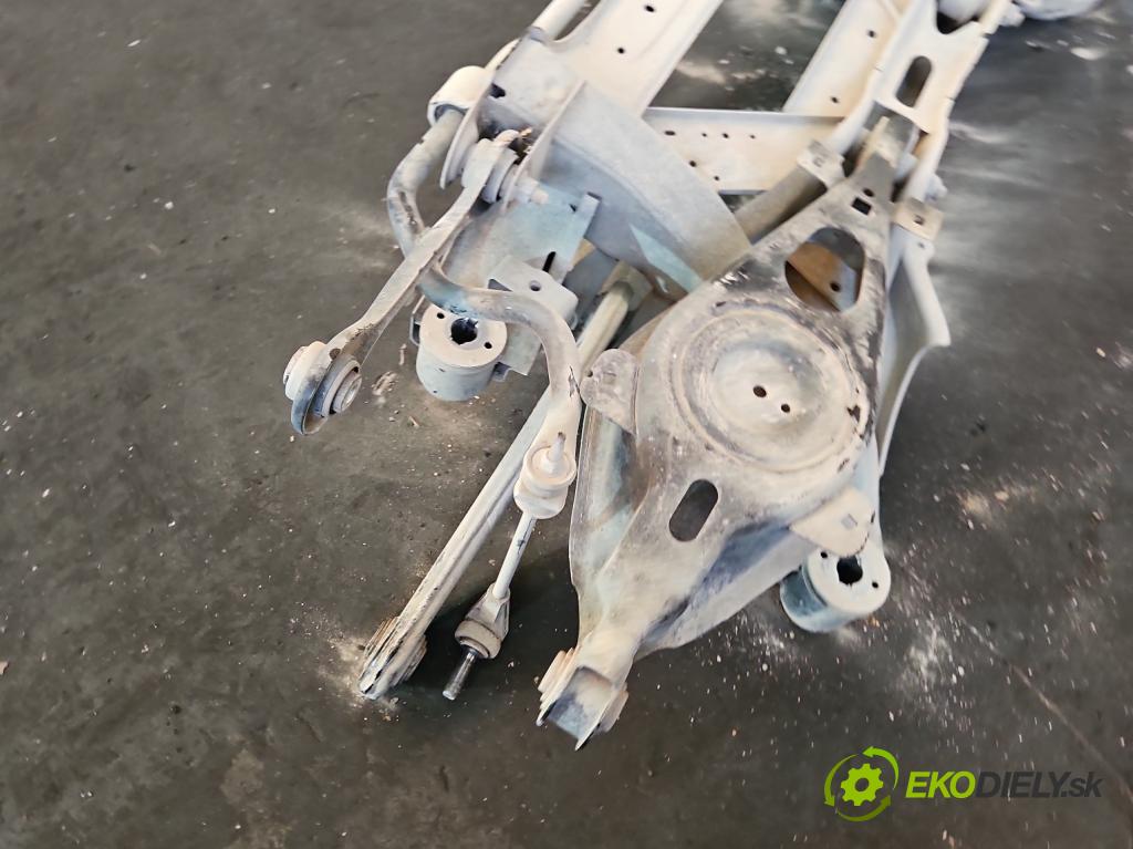 Ford Focus Mk4 2018- 1.5 TDCI 120 HP automatic 88 kW 1499 cm3 5- zadna výstuha  (Výstuha zadná)