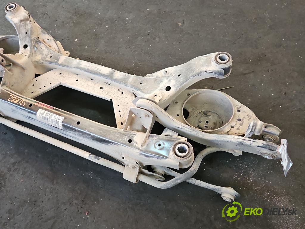 Ford Focus Mk4 2018- 1.5 TDCI 120 HP automatic 88 kW 1499 cm3 5- zadna výstuha  (Výstuha zadná)