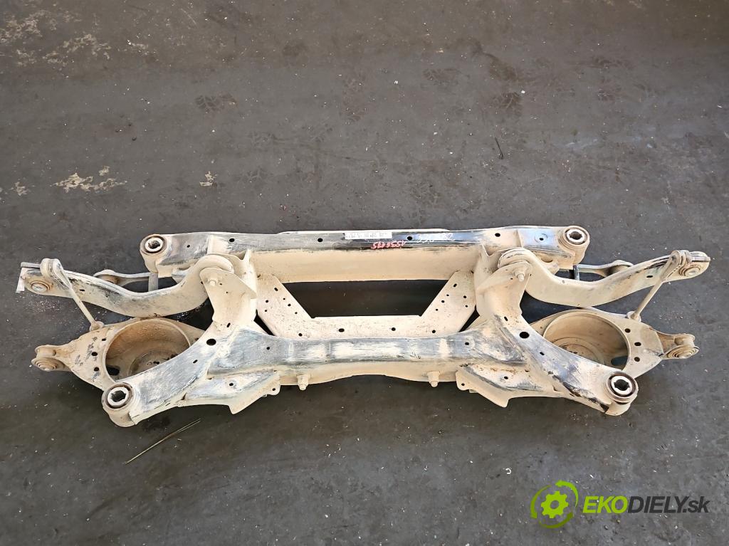 Ford Focus Mk4 2018- 1.5 TDCI 120 HP automatic 88 kW 1499 cm3 5- zadna výstuha  (Výstuha zadná)