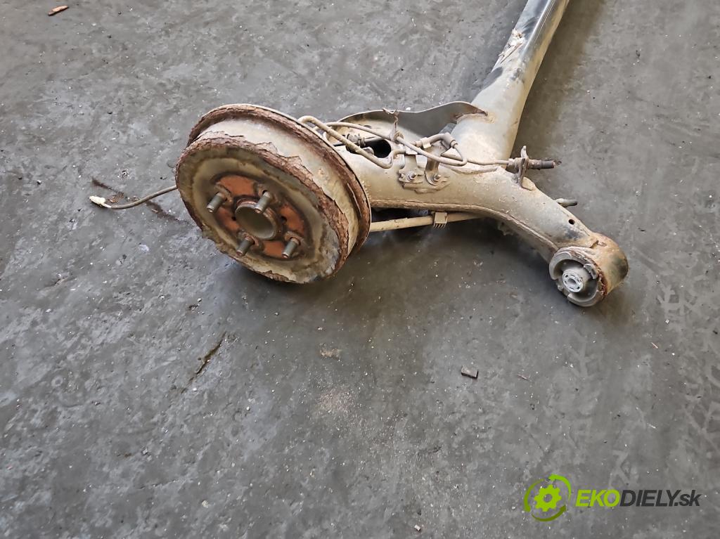 Toyota Yaris III 2011-2020 1.0 vvti 69KM manual 51 kW 998 cm3 5- zadní výztuha  (Zadní výztuha)