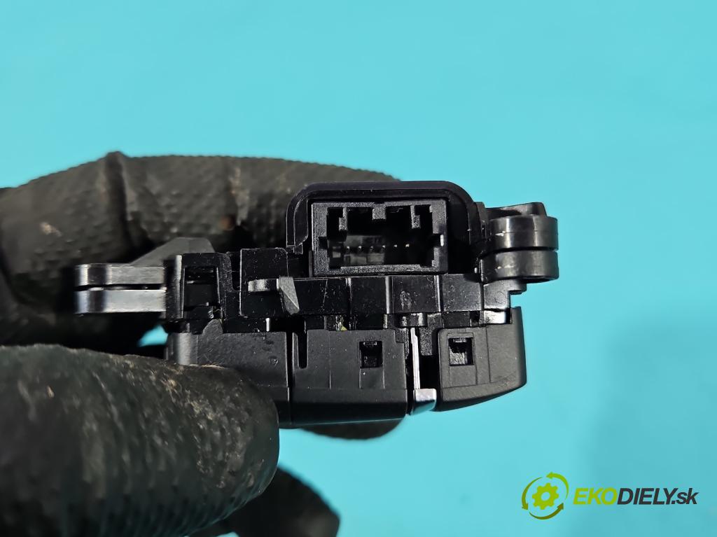 Ford Focus Mk4 2018- 1.5 TDCI 120 HP automatic 88 kW 1499 cm3 5- prepínač multifunkční: řízení: JX7T-9E740-AC (Prepínacie páčky pod volantom)