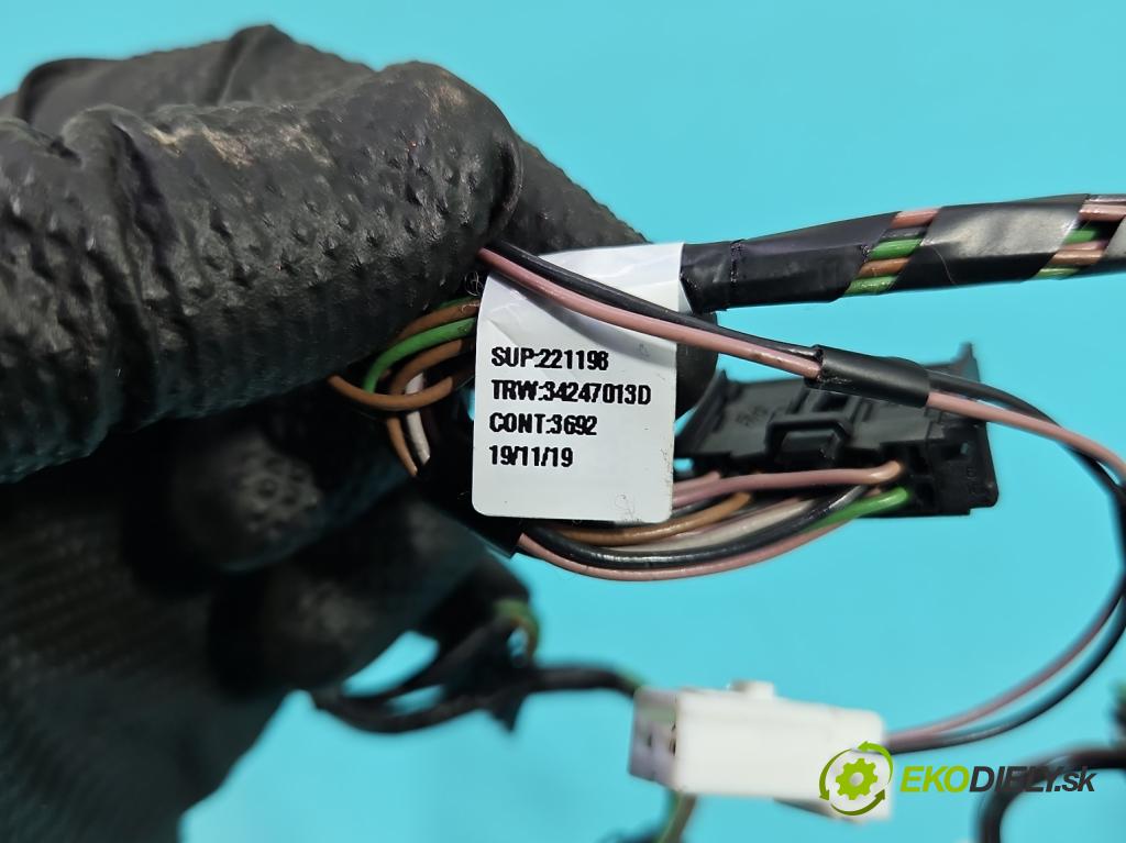 Ford Focus Mk4 2018- 1.5 TDCI 120 hp automatic 88 kW 1499 cm3 5- Balíček: 34247013D