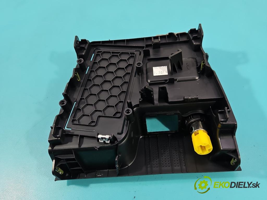 Ford Focus Mk4 2018- 1.5 TDCI 120 HP automatic 88 kW 1499 cm3 5- kryt plast JX7B-A048W42-A