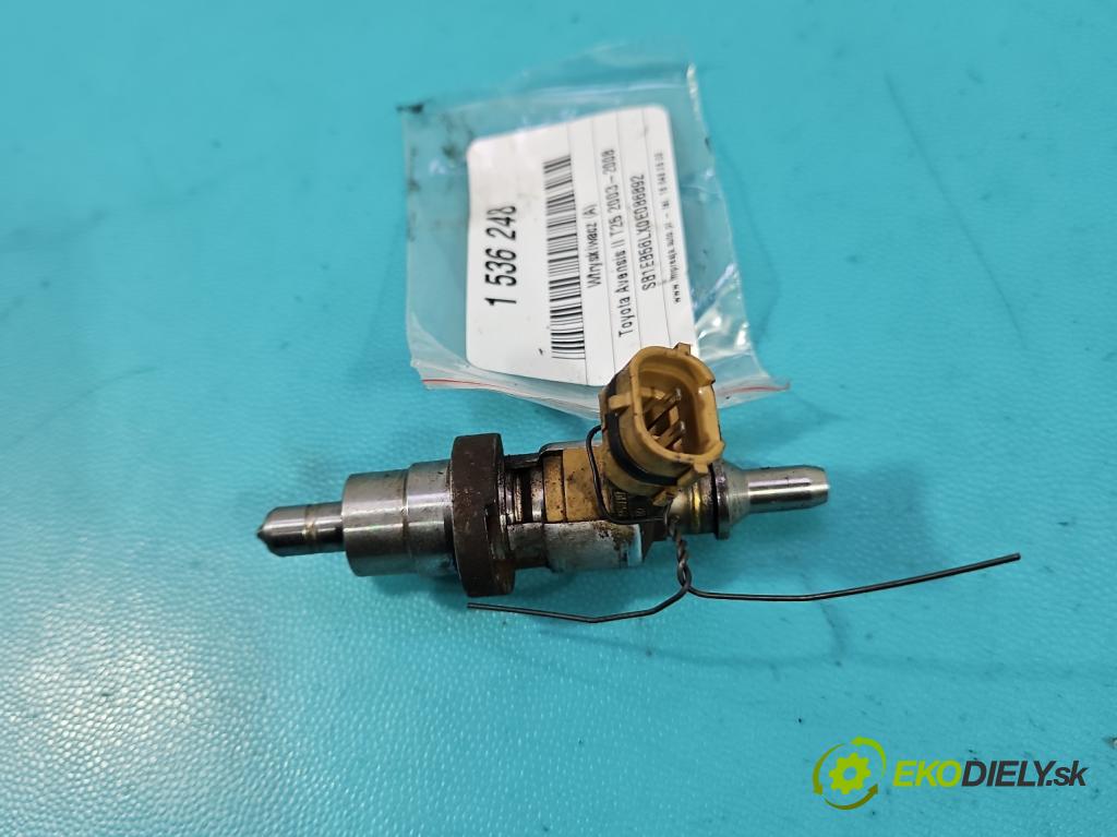 Toyota Avensis II T25 2003-2008 2.2 d-cat 177 HP manual 130 kW 2231 cm3 5- vstrek 23710-26011 (Vstrekovač paliva)