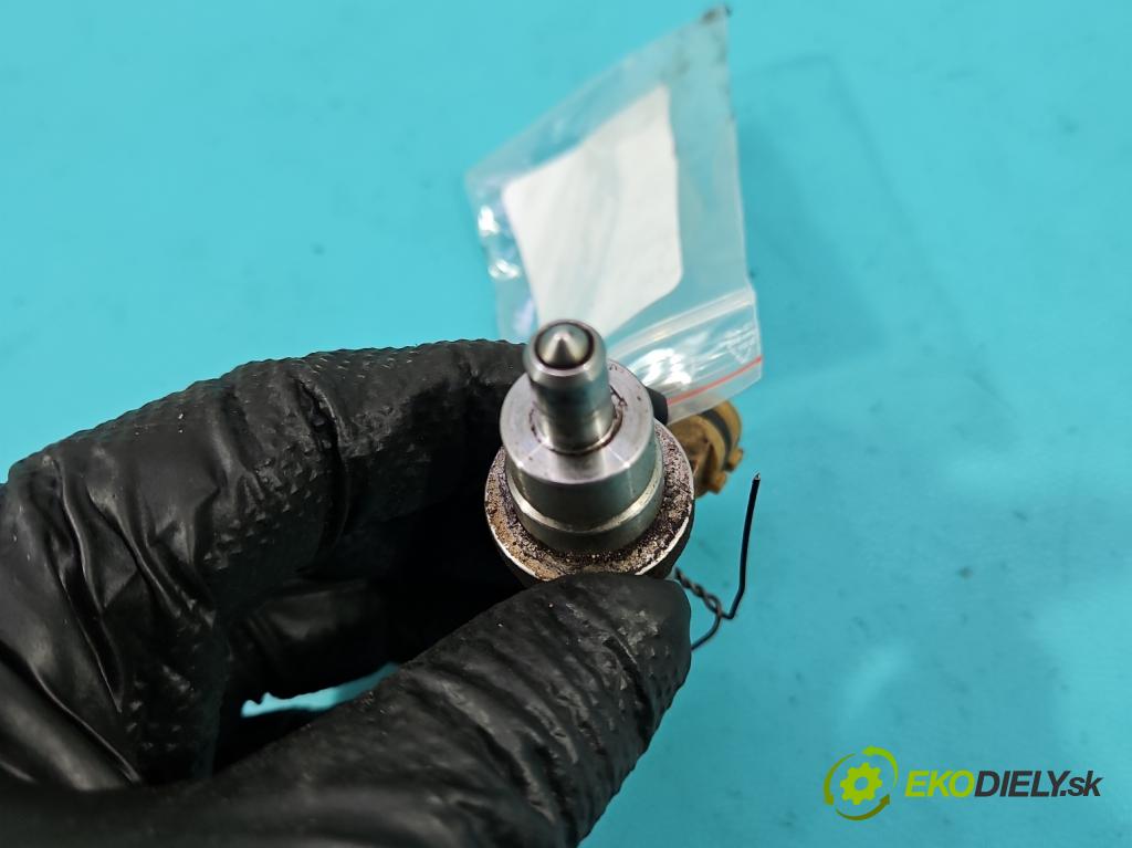 Toyota Avensis II T25 2003-2008 2.2 d-cat 177 HP manual 130 kW 2231 cm3 5- vstrek 23710-26011 (Vstrekovač paliva)