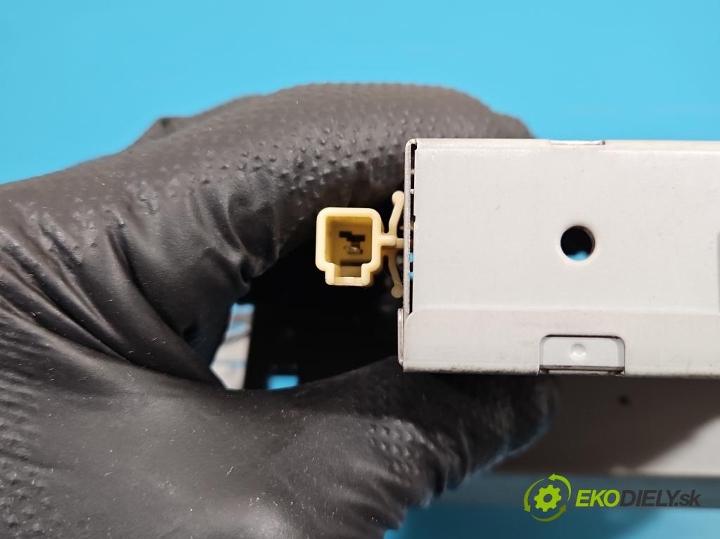 Toyota Avensis II T25 2003-2008 2.0 d4d 116 HP manual 85 kW 1995 cm3 4- Zobrazit: 86110-05020 (Prístrojová doska)