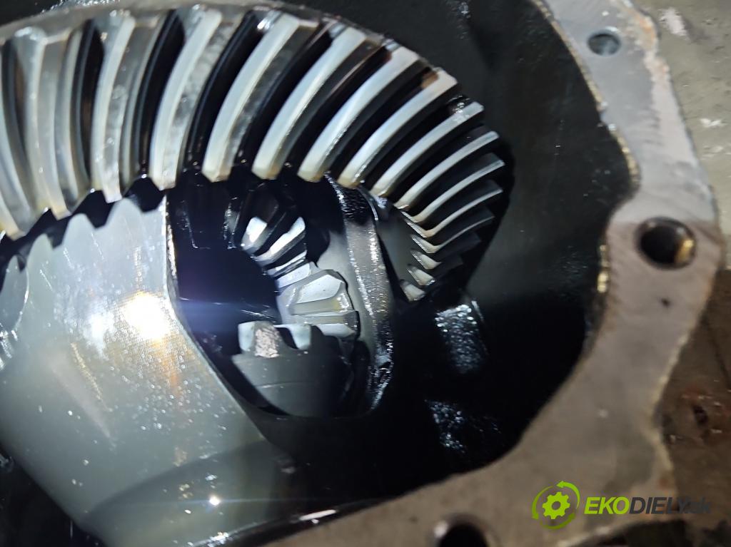 Bmw X5 F15 2013-2018 3.0d 258 HP automatic 190 kW 2993 cm3 5- Most: zadní: