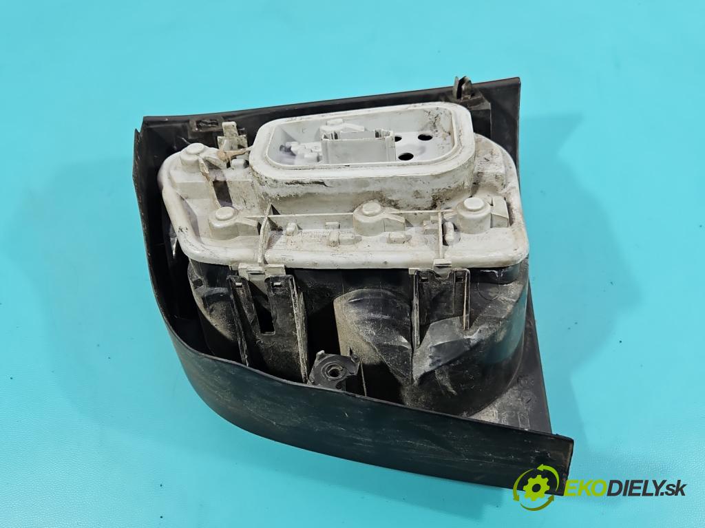 Vw Polo IV 9N 2001-2009 1.2 6v 54 HP manual 40 kW 1198 cm3 5- svetlo / reflektor zadné ľavé  (Kľučka dverí ostatné)