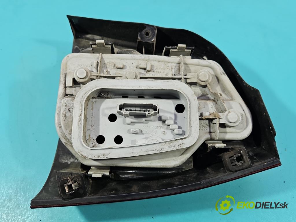 Vw Polo IV 9N 2001-2009 1.2 6v 54 HP manual 40 kW 1198 cm3 5- svetlo / reflektor zadné ľavé  (Kľučka dverí ostatné)
