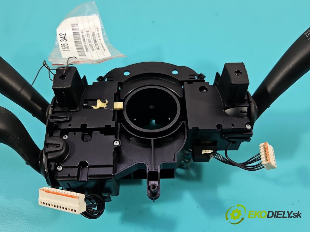 Audi A5 8T 2007-2016 3.0 tdi 239KM manual 176 kW 2967 cm3 2- prepínač komplex: 8K0953502D (Prepínacie páčky pod volantom)