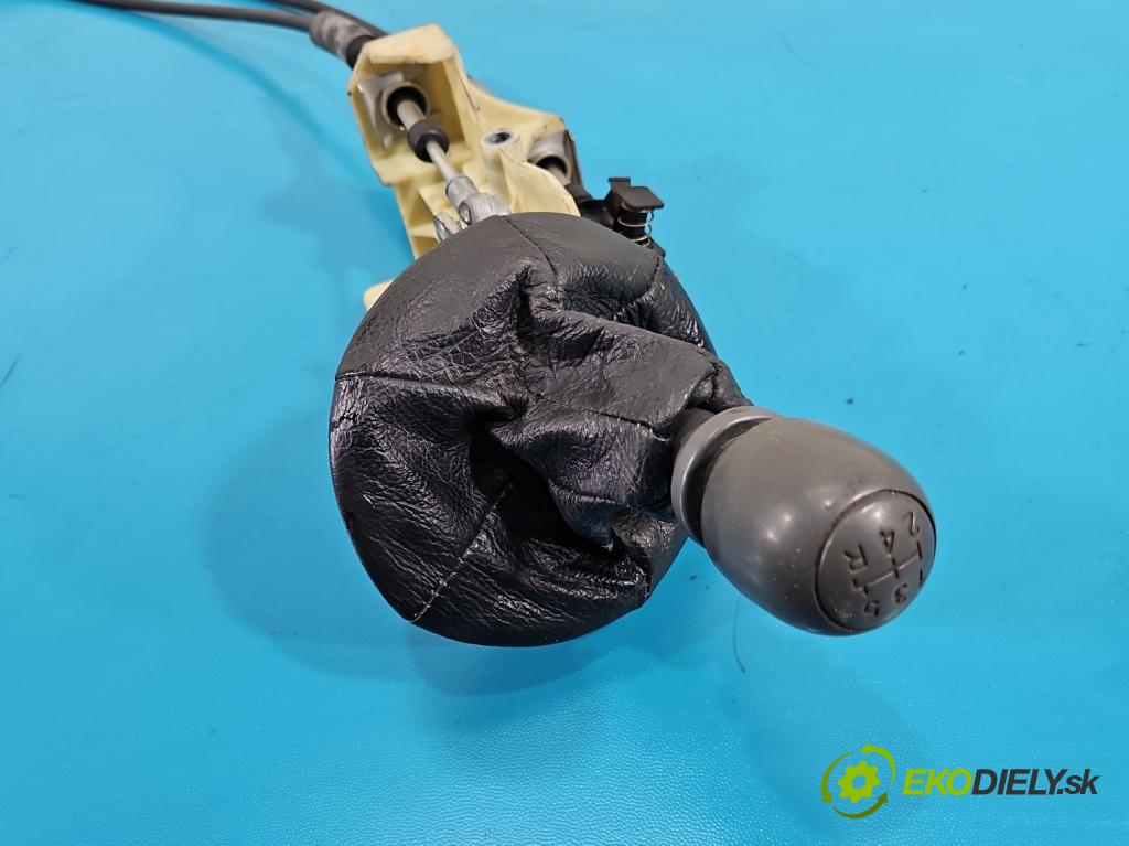 Fiat Panda II 2003-2012 1.2b 60 HP manual 44 kW 1242 cm3 5- Páka: Změny: stupeň,rýchlosť  (Rýchlostná páka (kulisa))