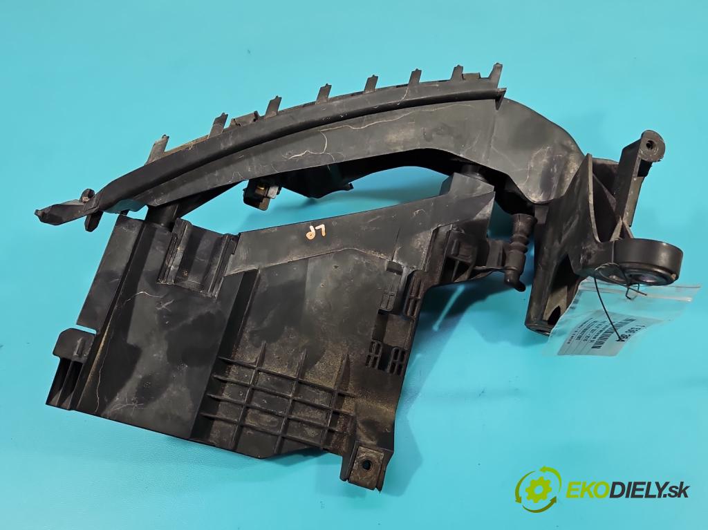 Audi A5 8T 2007-2016 3.0 tdi 239KM manual 176 kW 2967 cm3 2- lišta pod svetlami 8T0805607L