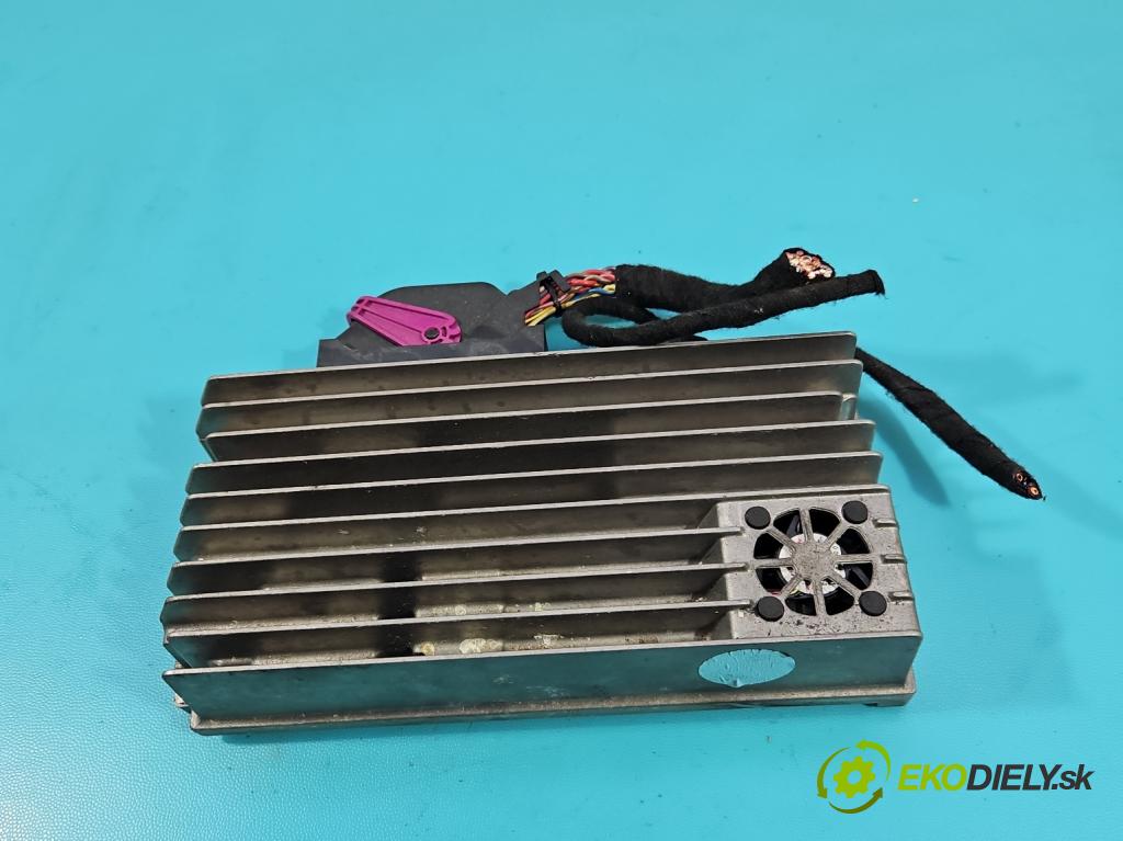 Audi A5 8T 2007-2016 3.0 tdi 239KM manual 176 kW 2967 cm3 2- Zesilovač: 8T0035223M (Zosilňovač)