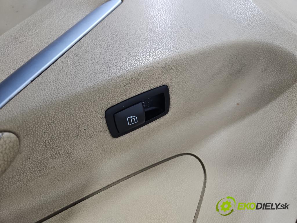 Mercedes ML W164 2005-2011 3.0 cdi 224hp automatic 165 kW 2987 cm3 5- Čalounictví: dvere predné pravé